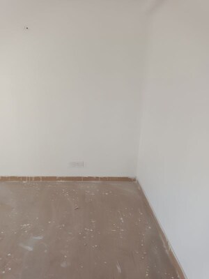 Room in 2.5 BHK Apartment at Imperia Esfera, Sector 37c – for Sale