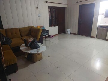 Living Room in 3 BHK Apartment at Gomti Nagar – for Rent