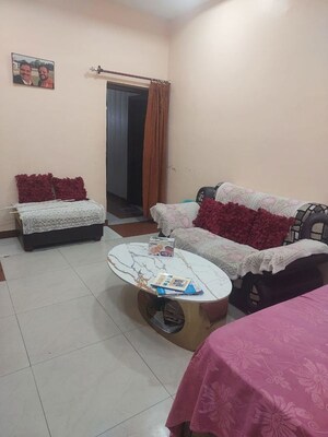 Bedroom in 3 BHK Apartment at Gomti Nagar – for Rent