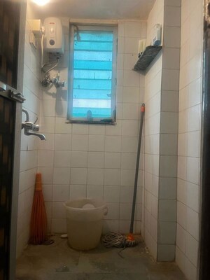 Bathroom in 1 RK Apartment at Andheri East – for Sale