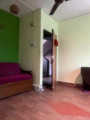Room in 1 RK Apartment at Andheri East – for Sale