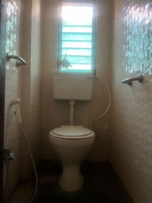 Attached Bathroom in 1 RK Apartment at Andheri East – for Sale