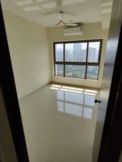 2 BHK + Extra Room Apartment For Rent in Kalpataru Immensa E