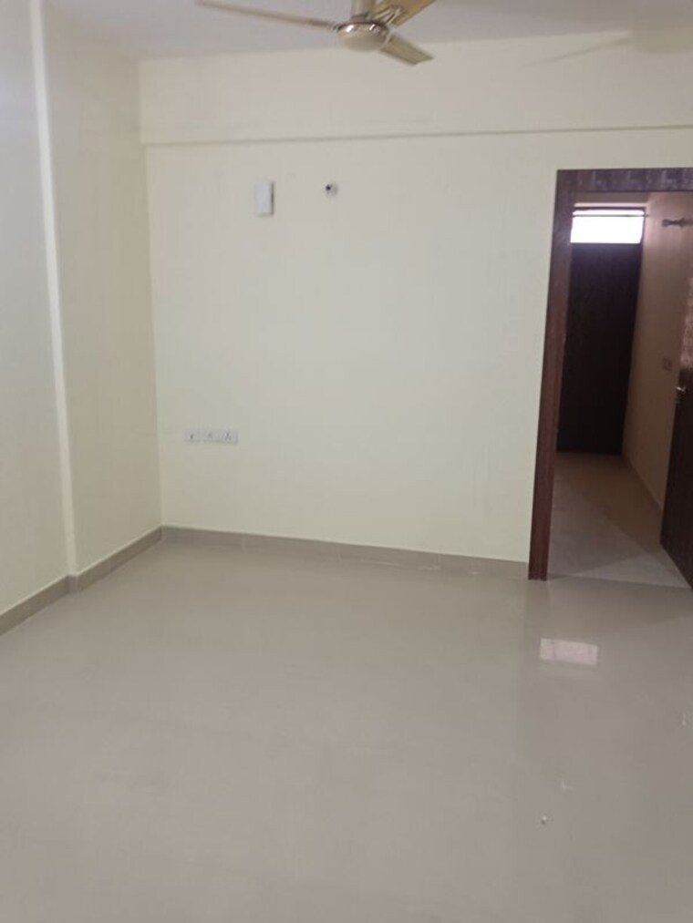 Room, signature-global-the-millennia 2 Bedroom 1020 Sq.Ft. Apartment In Sector 37d Gurgaon 10066587