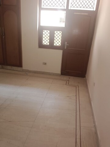 Room in 3 BHK Independent House at Sector 9 – for Rent