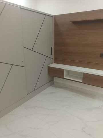 Furnished Amenities in 2 BHK Builder Floor at Sector 9 – for Rent