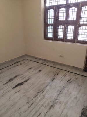 Room in 2 BHK Independent House at Sector 9 – for Rent