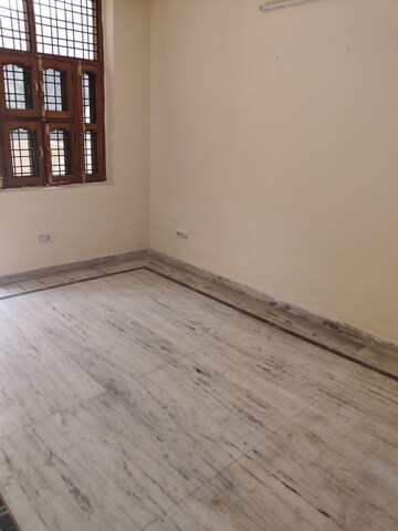 Room in 2 BHK Independent House at Sector 9 – for Rent