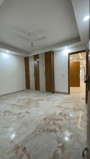 Room in 4 BHK Apartment at Palm Residency Chhatarpur, Chattarpur – for Rent