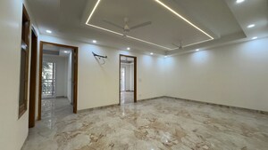 Room in 4 BHK Apartment at Palm Residency Chhatarpur, Chattarpur – for Rent