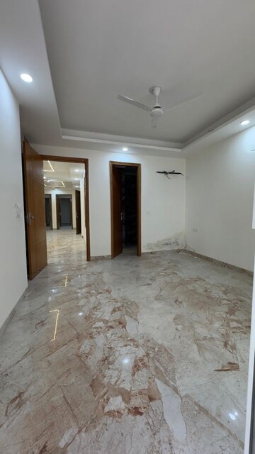 Room in 4 BHK Apartment at Palm Residency Chhatarpur, Chattarpur – for Rent