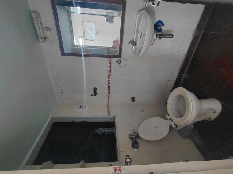Bathroom, shiv-shakti-chs-malad-west 1 Bedroom 430 Sq.Ft. Apartment In Malad West Mumbai 10066681