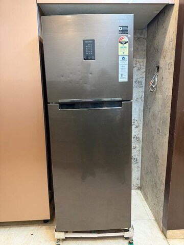 Building Lobby in 2 BHK Apartment at Suncity Avenue 76, Sector 76 – for Sale