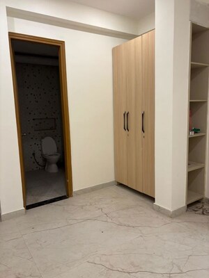 Room in 2 BHK Builder Floor at Sector 46 – for Rent