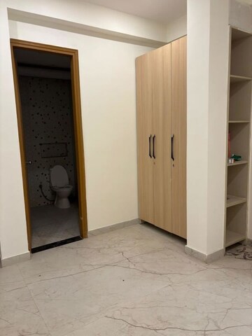 Room in 2 BHK Builder Floor at Sector 46 – for Rent