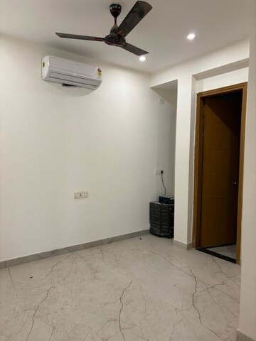 Room in 2 BHK Builder Floor at Sector 46 – for Rent