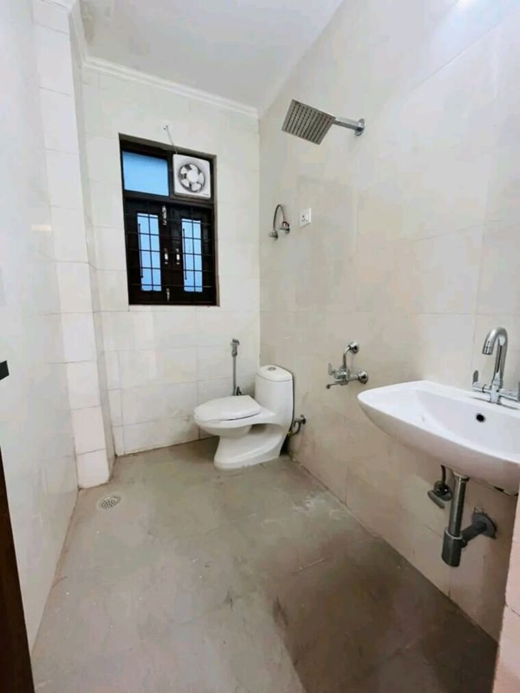 Bathroom, chattarpur 1 Bedroom 450 Sq.Ft. Apartment In Chattarpur Delhi 10066717