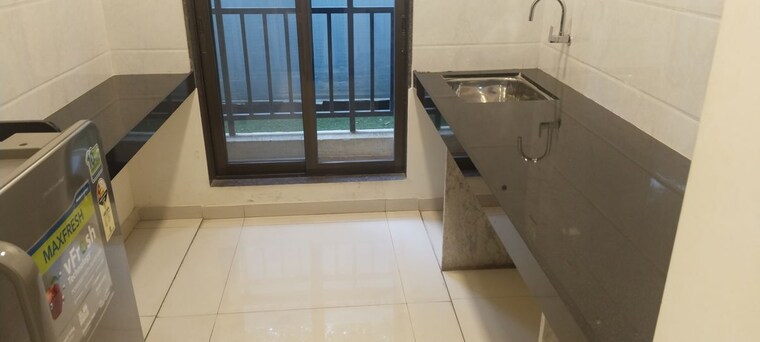 Kitchen, horizon-height 1 Bedroom 450 Sq.Ft. Apartment In Kasarvadavali Thane 10066738