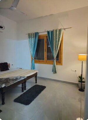 Room in 3 BHK Apartment at Pragati Vihar  – for Rent