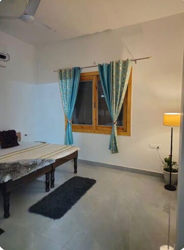 Room in 3 BHK Apartment at Pragati Vihar  – for Rent