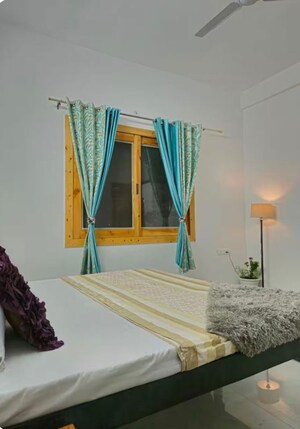 Room in 3 BHK Apartment at Pragati Vihar  – for Rent