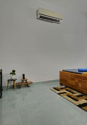 Room in 3 BHK Apartment at Pragati Vihar  – for Rent