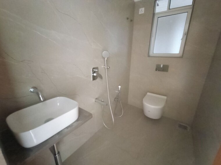 Bathroom, delta-icon Commercial Office Space 500 Sq.Ft. In Airoli Sector 7 Navi Mumbai 10066753