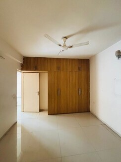 3 BHK Apartment For Rent in Tulip Violet