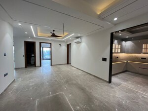 Room in 4 BHK Builder Floor at BPTP Astaire Gardens, Sector 70a – for Sale