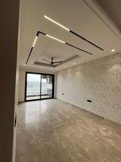 4 BHK + Pooja Room,Servant Room,Study Room Builder Floor For Sale in BPTP Astaire Gardens