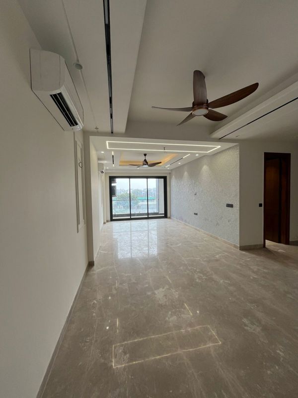 4 BHK + Pooja Room,Servant Room,Study Room,Extra Room Builder Floor For Rent in DLF Atria