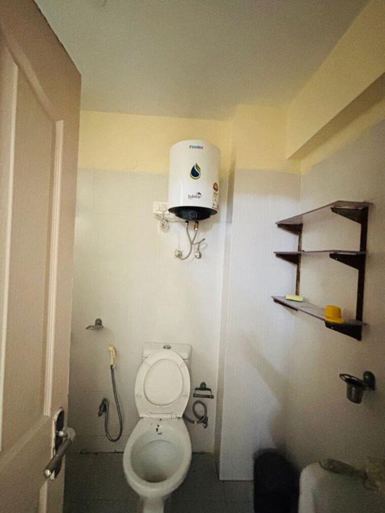 Bathroom, tulip-orange 3 Bedroom 1437 Sq.Ft. Apartment In Sector 70 Gurgaon 10066799