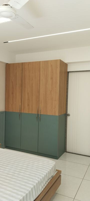 Furnished Amenities in 3 BHK Apartment at Vastrapur – for Sale