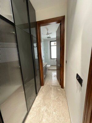 Building Lobby in 4 BHK Builder Floor at DLF Imperial Residences, Dlf Phase I – for Sale