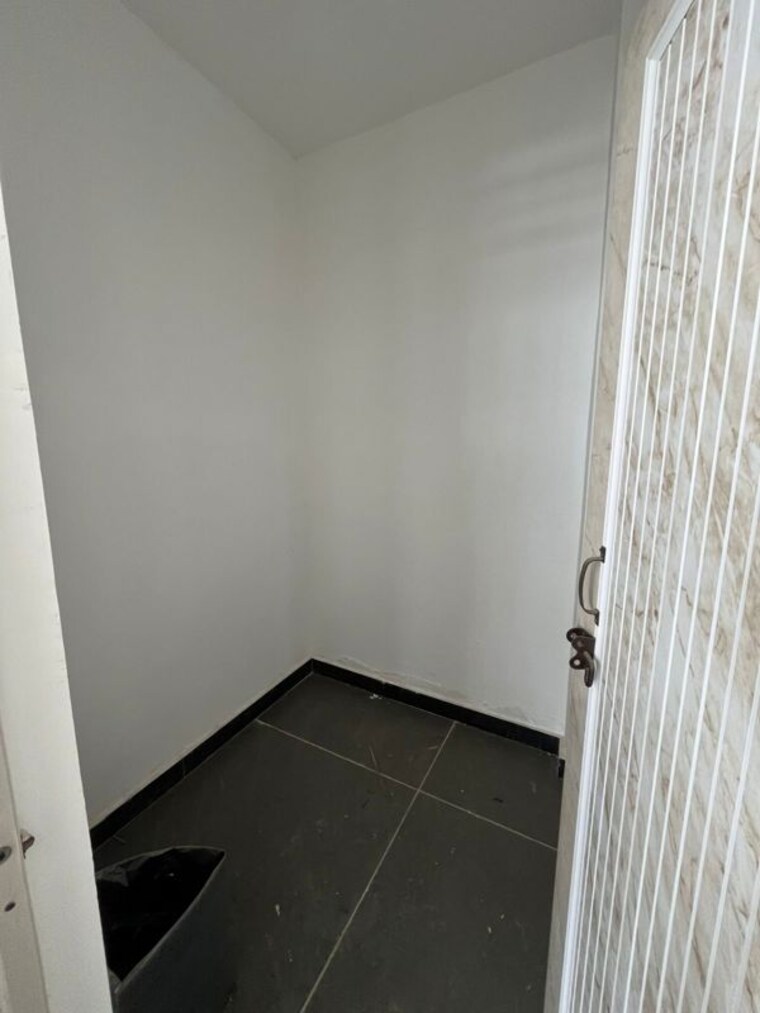 Bathroom, dlf-imperial-residences 4 Bedroom 3960 Sq.Ft. Builder Floor In Dlf Phase I Gurgaon 10066824