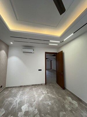 Room in 4 BHK Builder Floor at DLF Imperial Residences, Dlf Phase I – for Sale