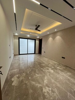 4 BHK + Pooja Room,Servant Room,Study Room Builder Floor For Sale in DLF Imperial Residences
