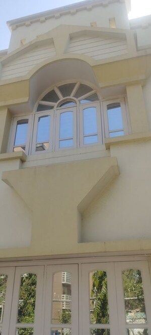 Room in 3 BHK Villa at Satellite – for Sale