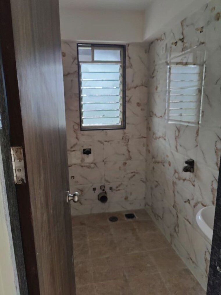 Bathroom, chembur 1 Bedroom 621 Sq.Ft. Apartment In Chembur Mumbai 10066876