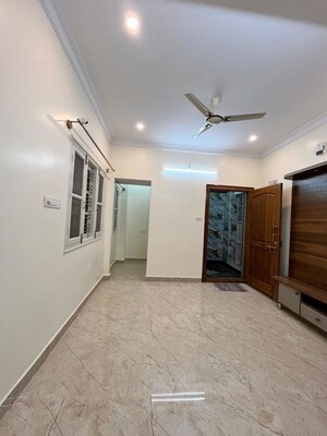 Room in 1 BHK Builder Floor at Koramangala – for Rent