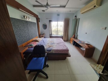 Living Room in 4 BHK Apartment at Sovereign Apartments, Kalyani Nagar – for Sale