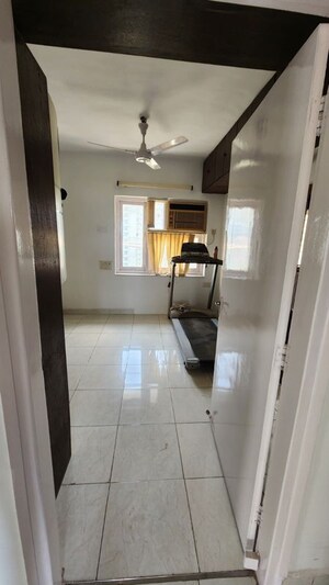 Bathroom in 4 BHK Apartment at Raheja Township, Malad East – for Rent