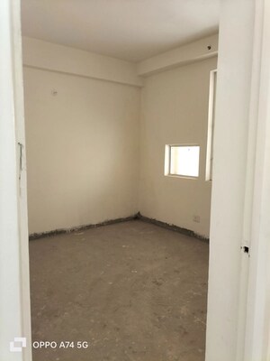 Room in 3 BHK Apartment at Jaypee Greens Klassic Heights, Sector 134 – for Sale