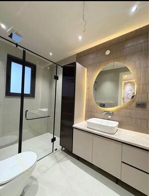 Bathroom in 3 BHK Builder Floor at Green Wood City, Sector 45 – for Sale