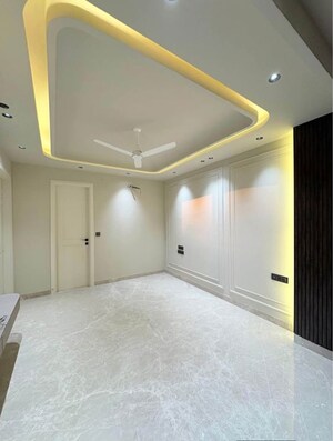 Room in 3 BHK Builder Floor at Green Wood City, Sector 45 – for Sale