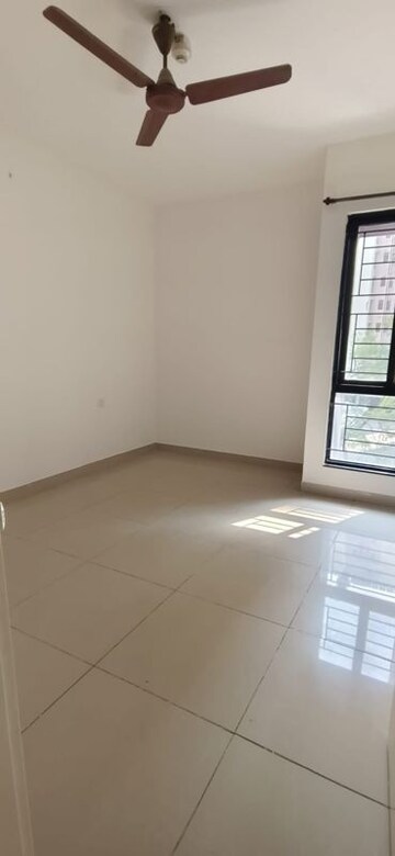 Room in 2.5 BHK Apartment at Nanded Lalit, Sinhagad Road – for Sale