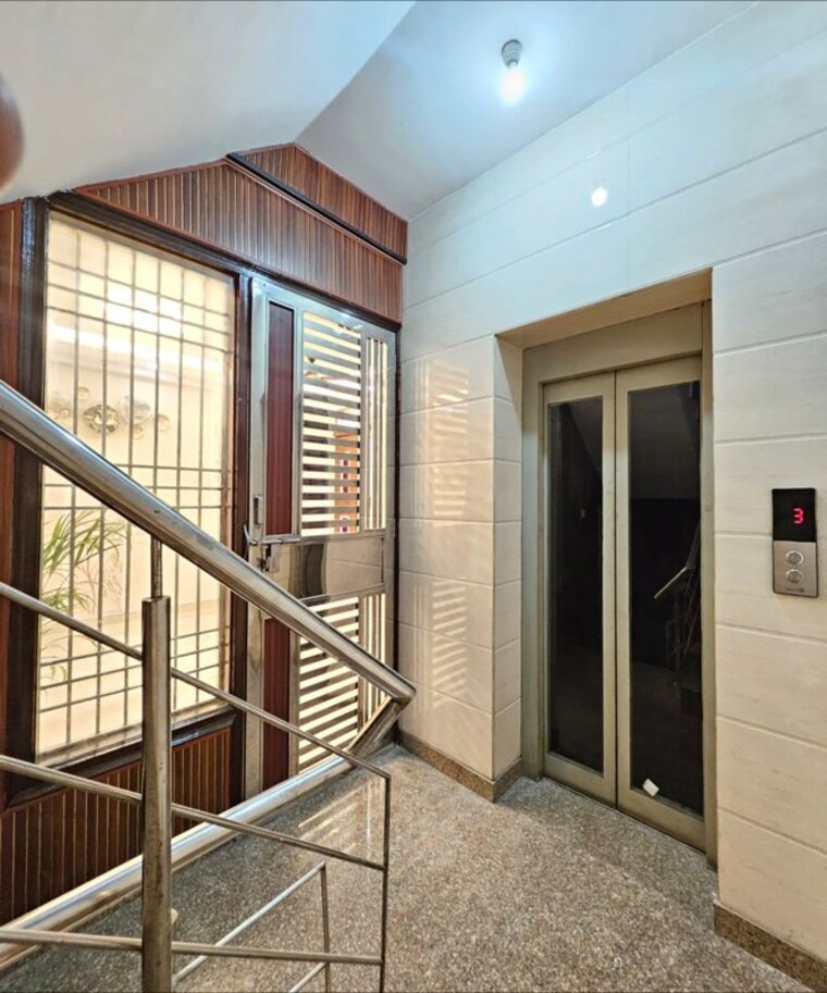 Balcony, shanti-plaza-vaishali 3.5 Bedroom 1600 Sq.Ft. Builder Floor In Vaishali Sector 4 Ghaziabad 10066919