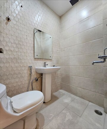 Bathroom in 3.5 BHK Builder Floor at Shanti Plaza Vaishali, Vaishali Sector 4 – for Rent
