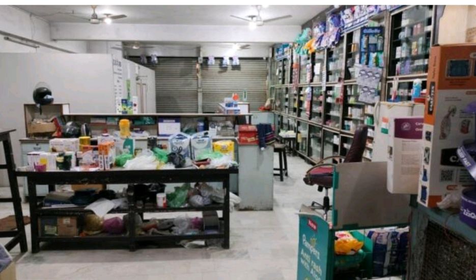 Retail Shop For Rent in Hazratganj