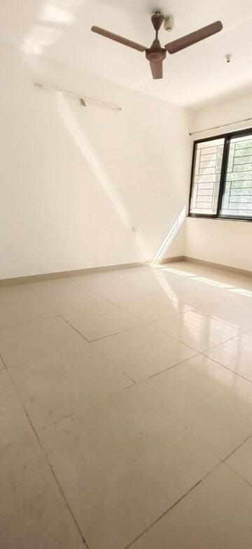 Room in 2.5 BHK Apartment at Nanded Lalit, Sinhagad Road – for Rent